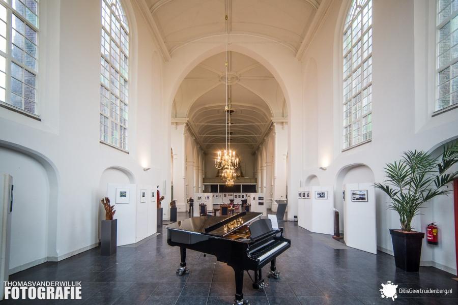 Tentoonstelling Fotoclub Raamsdonksveer met piano