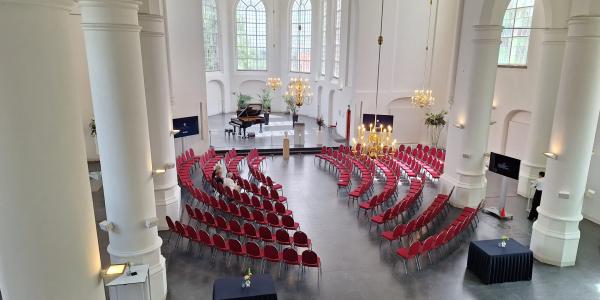 interieur opstelling herdenken
